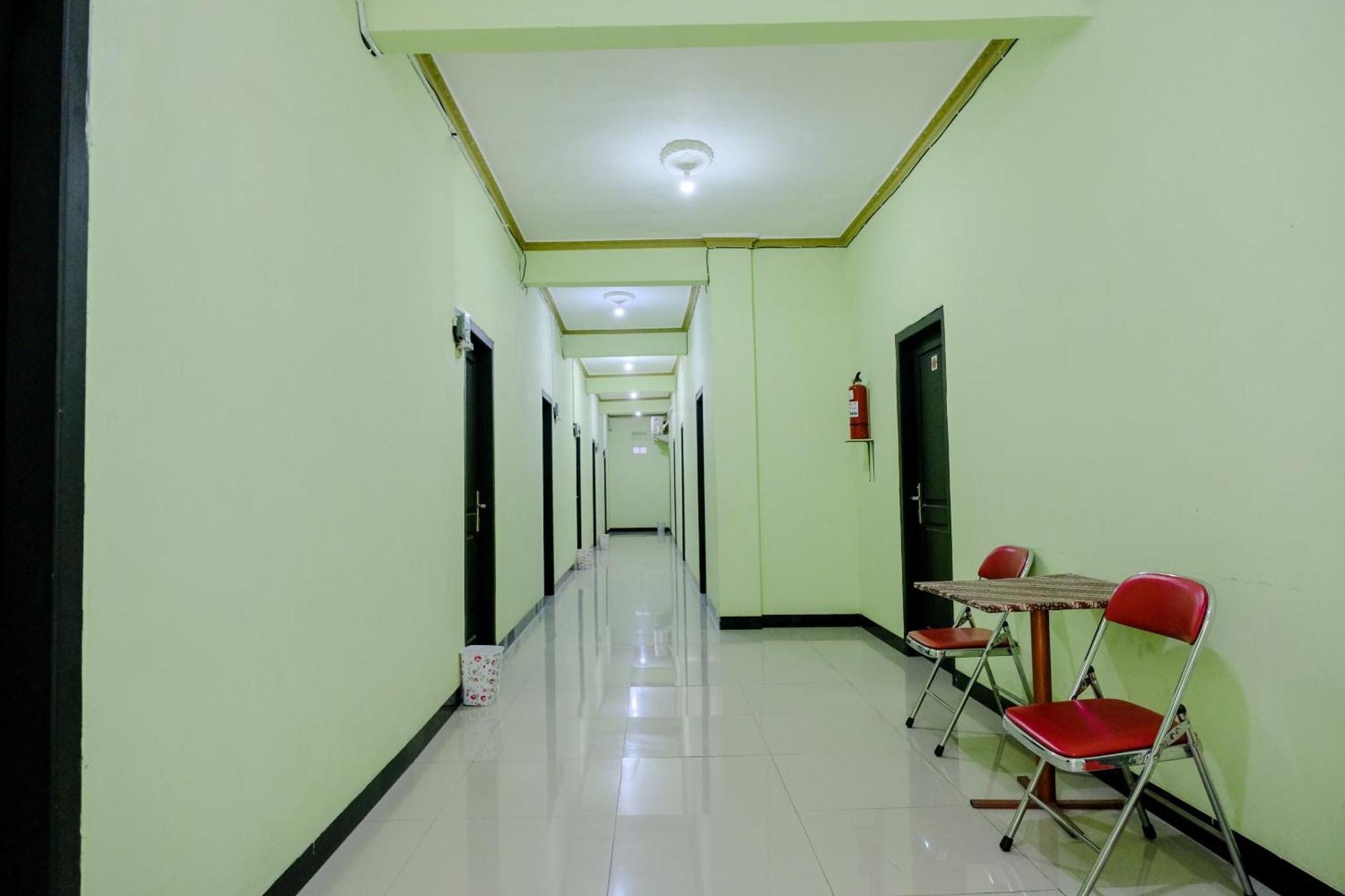 Oyo Life 2508 Alba Suites Homestay Syariah Tulungagung Exterior foto